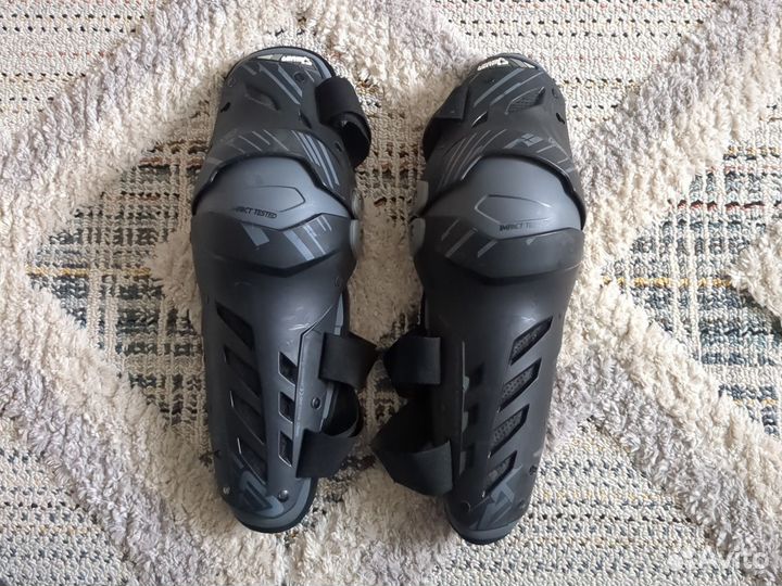 Наколенники кроссовые Leatt Dual Axis