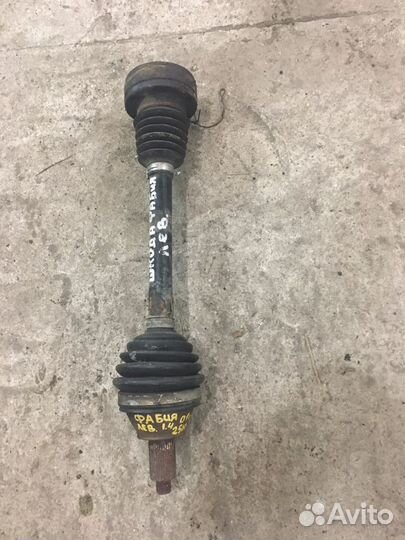 Привод левый шкода Фабия 2001 1.4 мех