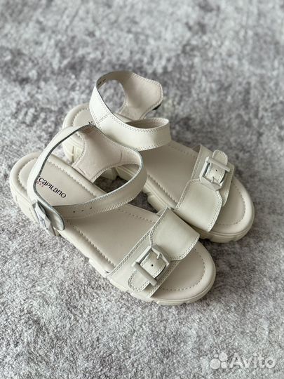 Сандали летние (новые) Capilano
