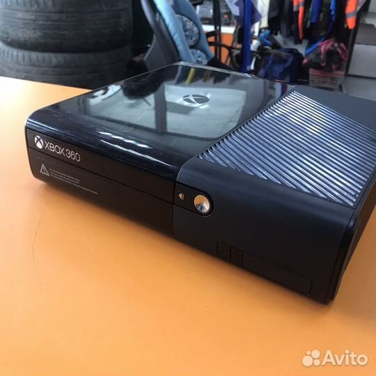 Игровая приставка xbox 360E