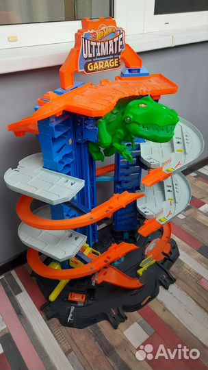 Hot wheels гараж с тиранозавром