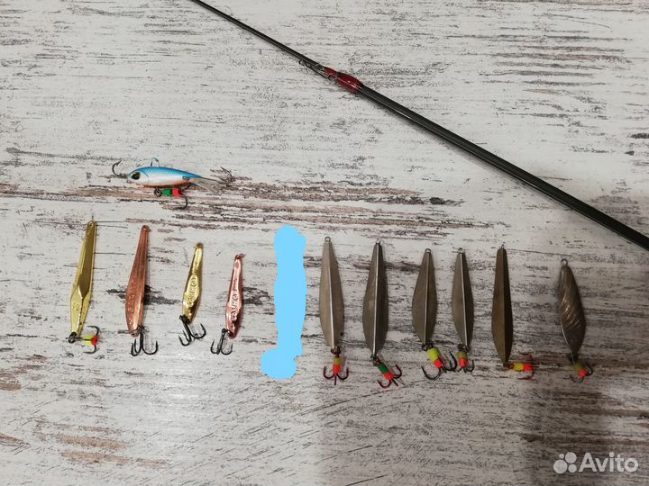 Зимняя удилка и блёсна