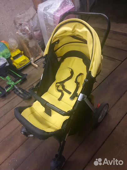 Прогулочная детская коляска