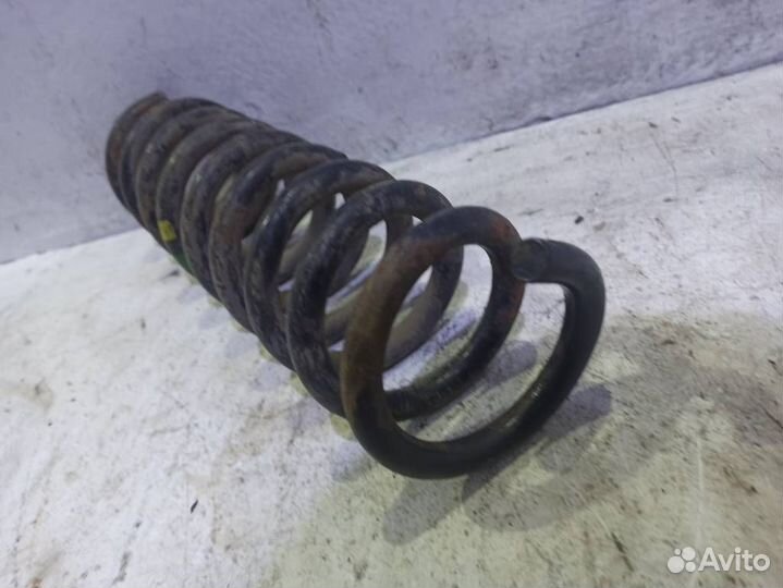 Пружина задняя Мерседес