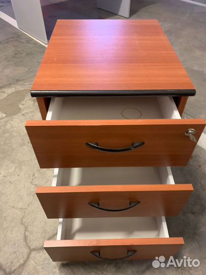 Тумба офисная выкатная