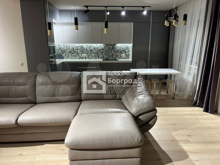 3-к. квартира, 128 м², 4/15 эт.