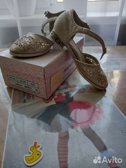 Босоножки для девочки