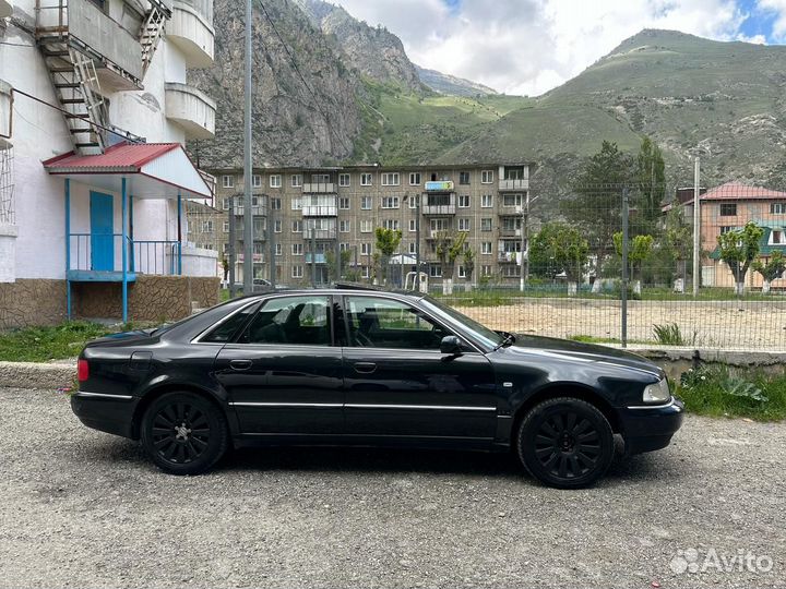 Audi A8 4.2 AT, 1997, 265 458 км