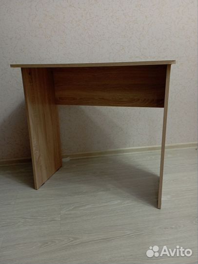 Письменный стол