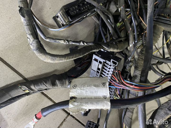 Проводка подкапотная Mercedes W140 S500