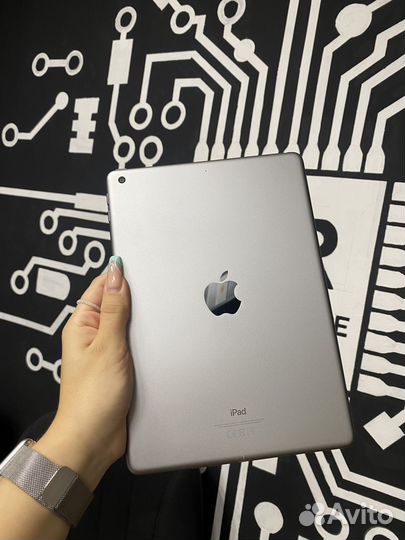 Apple iPad 6 поколения 32gb Wi-Fi Space Gray