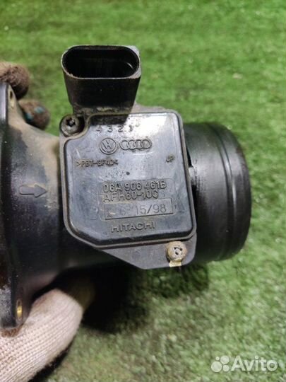 Расходомер воздуха Volkswagen Golf 4 AKL 1999