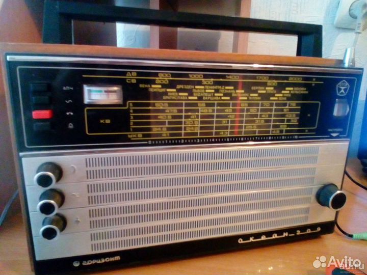 Портативный советский радиоприемник (аспп-2-2)