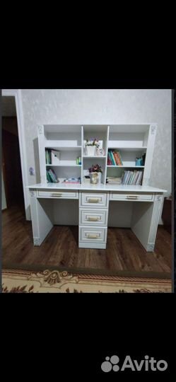 Письменный стол