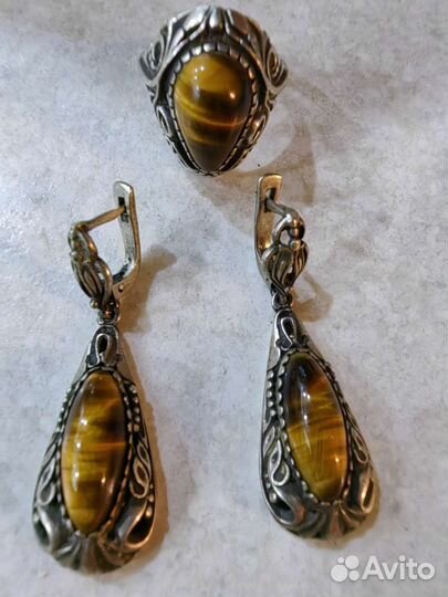 Серьги и кольцо серебряные с кошачьим глазом