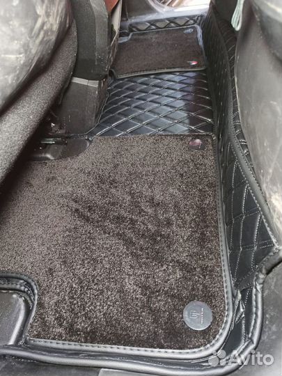 Автомобильный коврик из экокожи