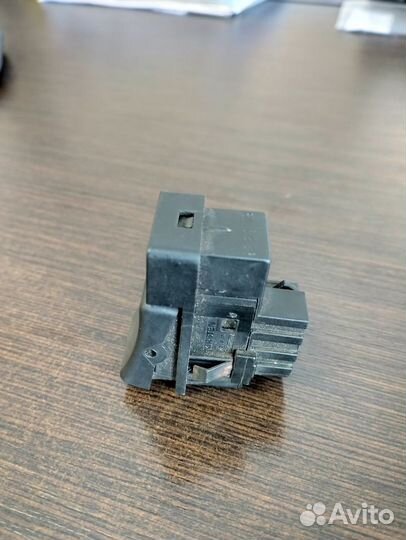 Кнопка обогрева стекла и зеркал Volvo 850 Вольво