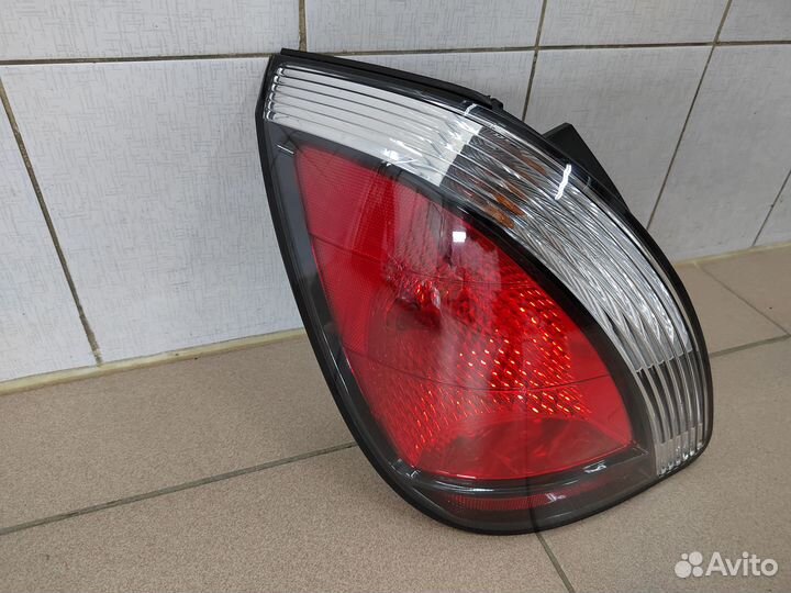 Фонарь задний левый Kia Rio 2 хэтчбек