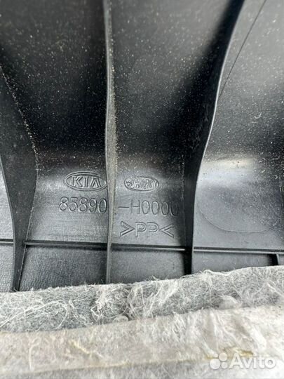 Накладка стойки задняя левая Kia Rio 4