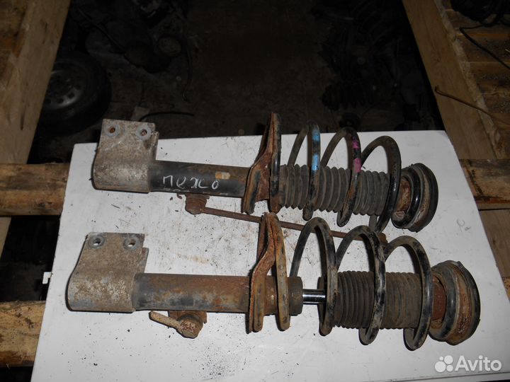 Стойка правая Peugeot 307 Пежо 307