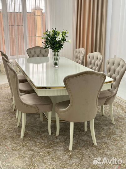 Стол и стулья новые