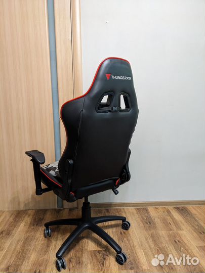 Компьютерное кресло Thunder X3
