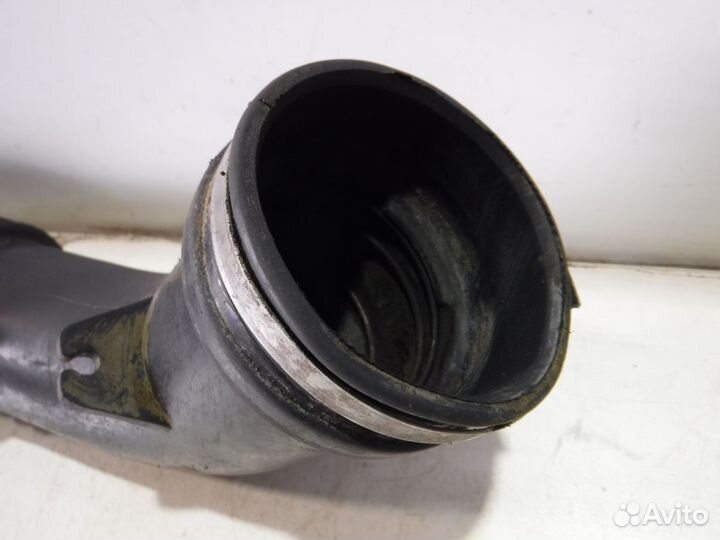 Патрубок воздушного фильтра Nissan Vanette С23