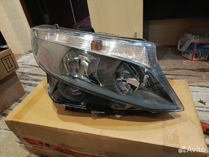 Новая правая фара Mercedes Benz Vito W447 оргинал