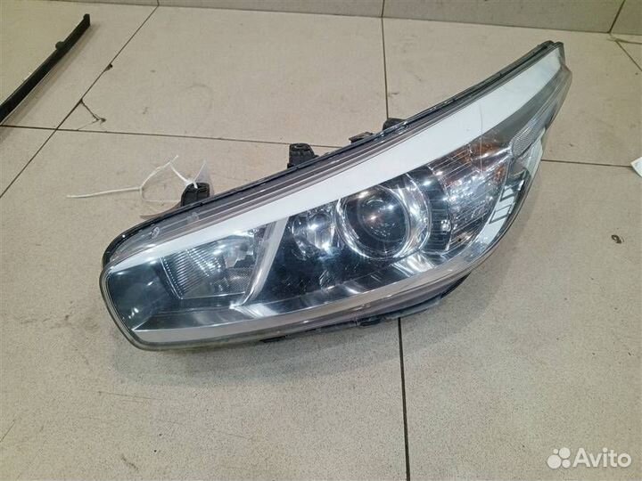 Фара левая Kia Ceed