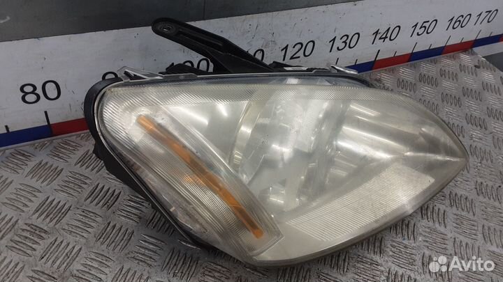 Фара правая Ford C-Max 2004