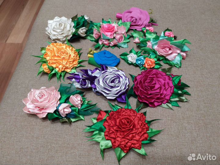 Заколки из атласных лент ручной работы б/у