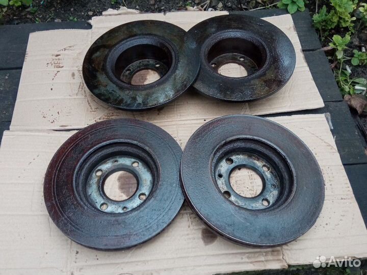 Тормозные диски на Hyundai Solaris и Жигули