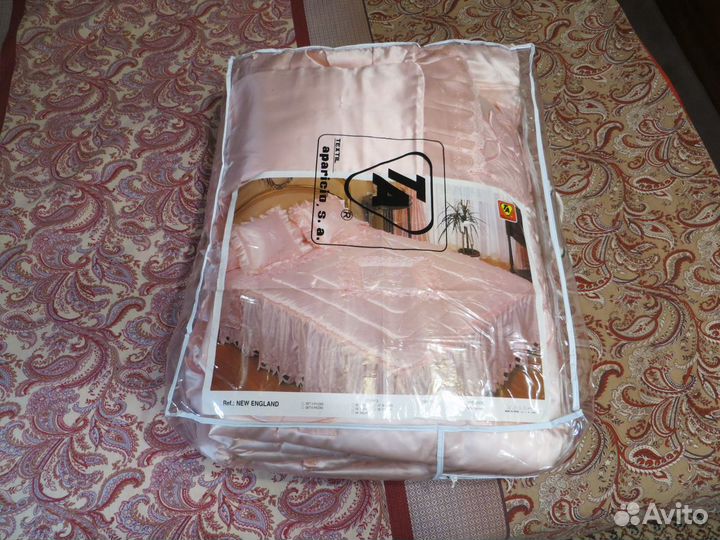 Покрывало атласное новое