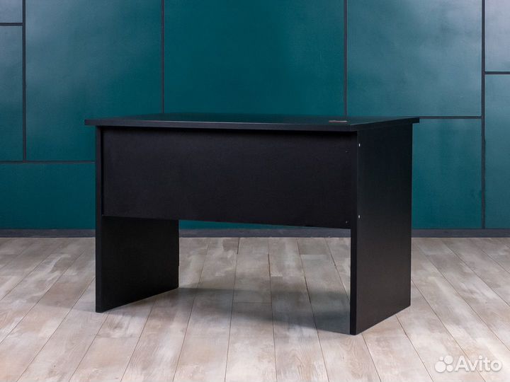 Офисный стол для менеджера