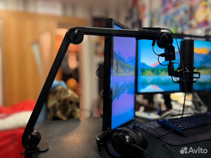 Микрофон HyperX quadcast s черный со стойкой