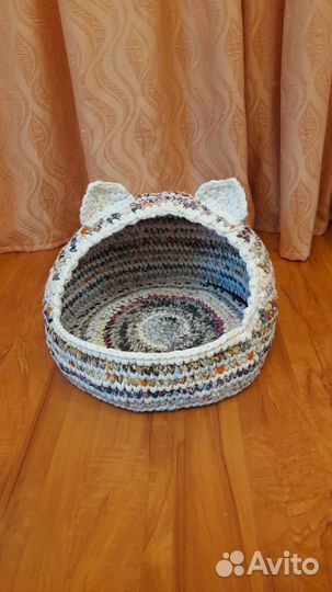 Лежанка / домик для кошки