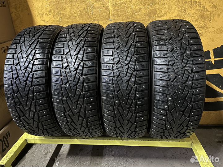 Nokian Tyres Hakkapeliitta 7 SUV 215/65 R16