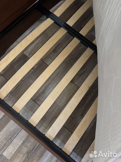 Кровать с матрасом бу