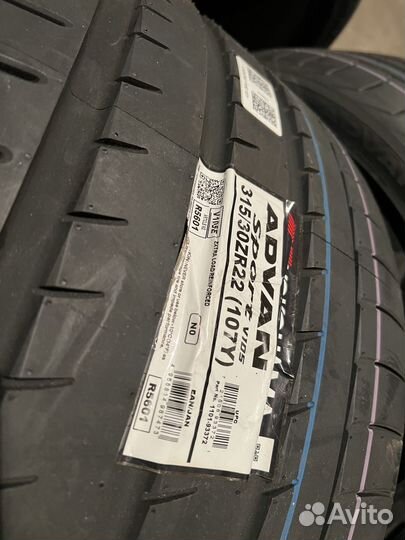 Yokohama Advan Sport V105 295/35 R21 и 315/30 R22