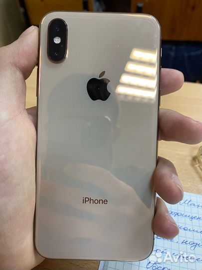iPhone Xs, 64 ГБ