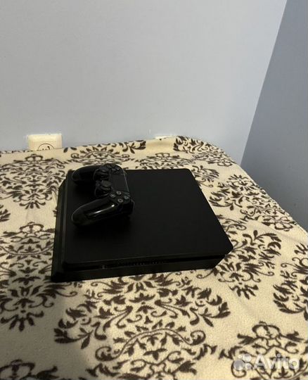 Sony playstation 4 slim