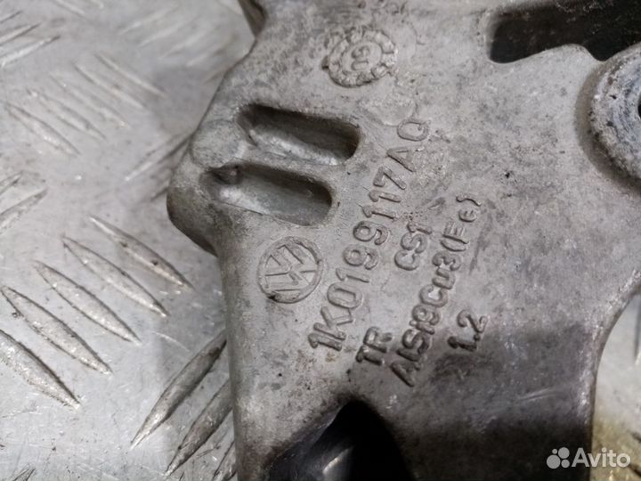 Б/У Кронштейн кпп левый#001