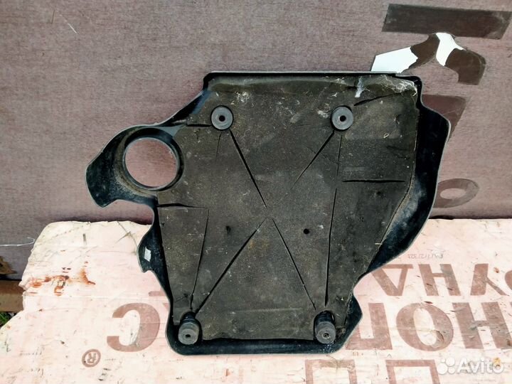 Накладка декоративная на двигатель Skoda Octavia