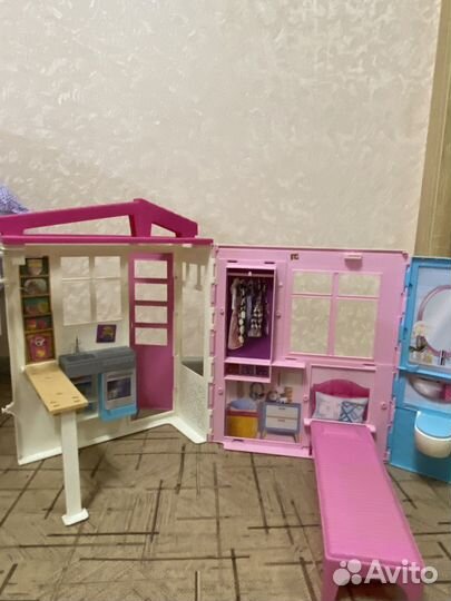 Дом для кукол с мебелью
