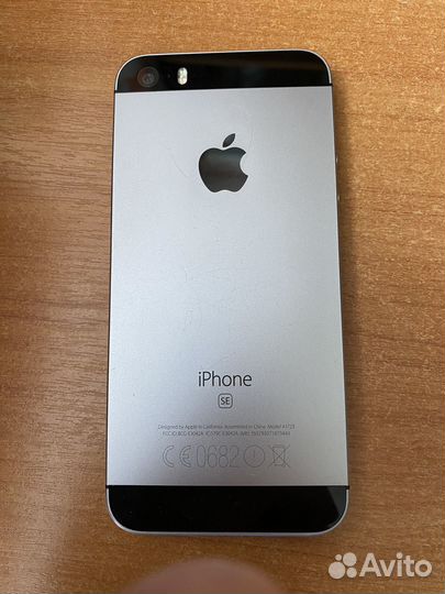 iPhone SE, 16 ГБ