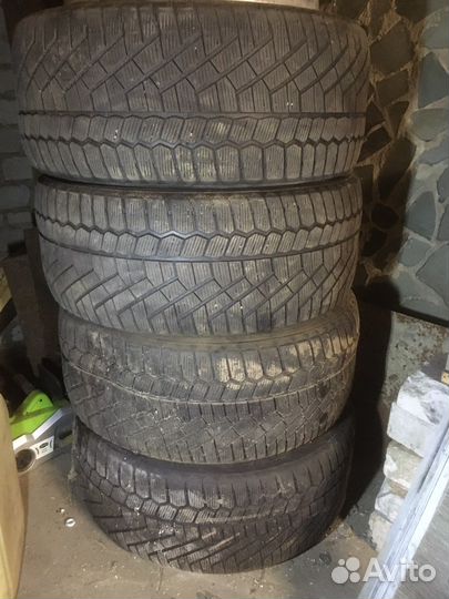 Continental ContiCrossContact AT 275/40 R20 106Q