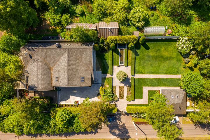 Дом 347 м² на участке 14 сот.