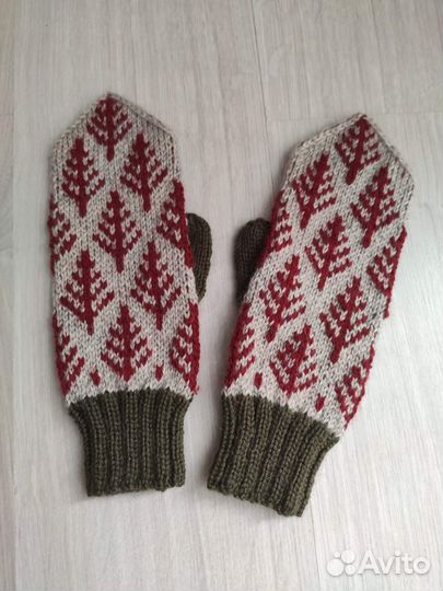 Варежки с ёлками. (ручная работа)