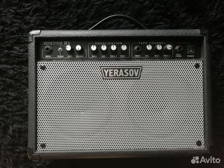 Гитарный комбоусилитель