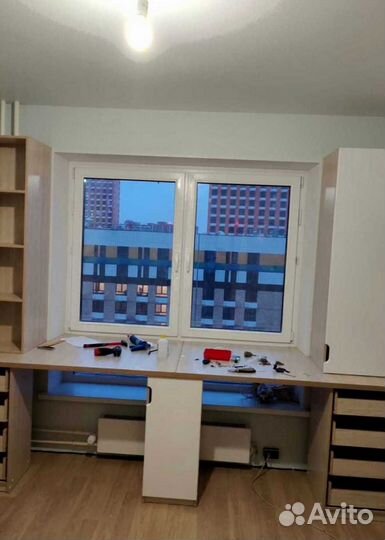 Рабочая зона в углу у окна